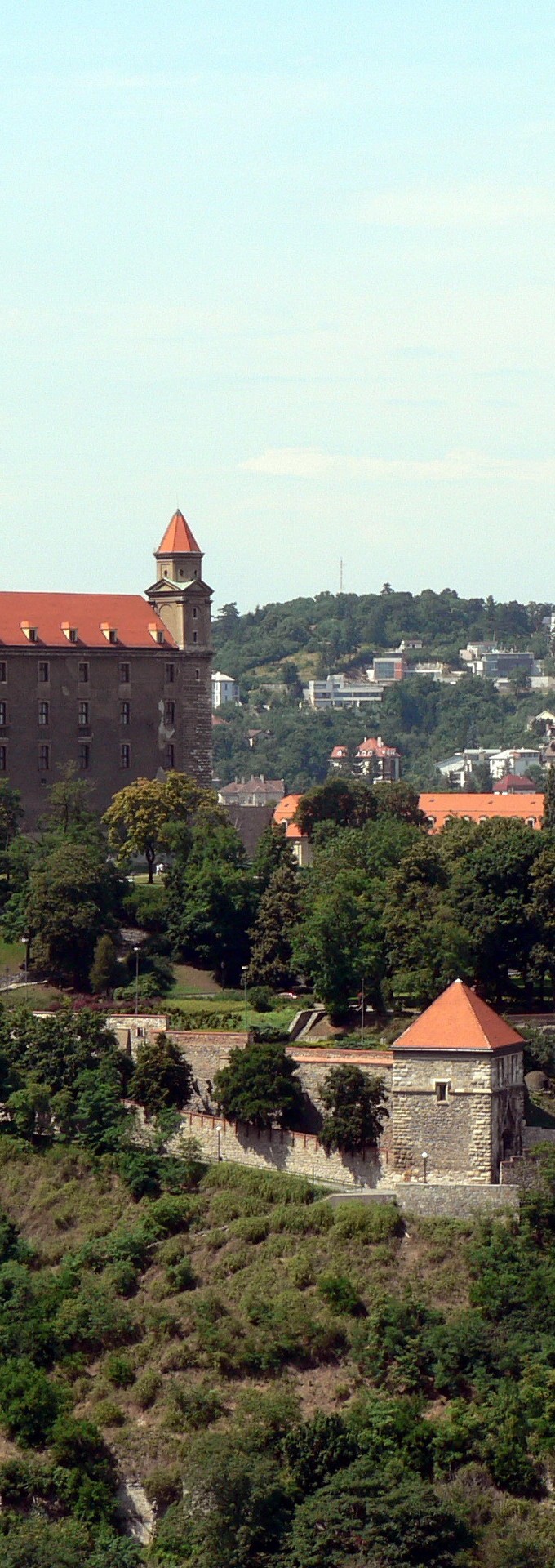 Словакия . Bratislava Castle